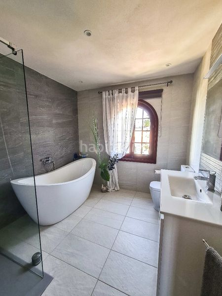 Foto 9489a36b-e5fd-433d-8473-03d3e00044d6. Chalet mit parking pool in Cala Blanca Ciutadella de Menorca
