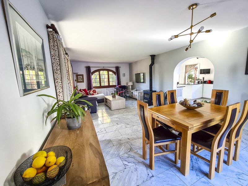 Foto a1bd5274-6d0d-4b9e-a5cc-236a84d27d62. Chalet mit parking pool in Cala Blanca Ciutadella de Menorca