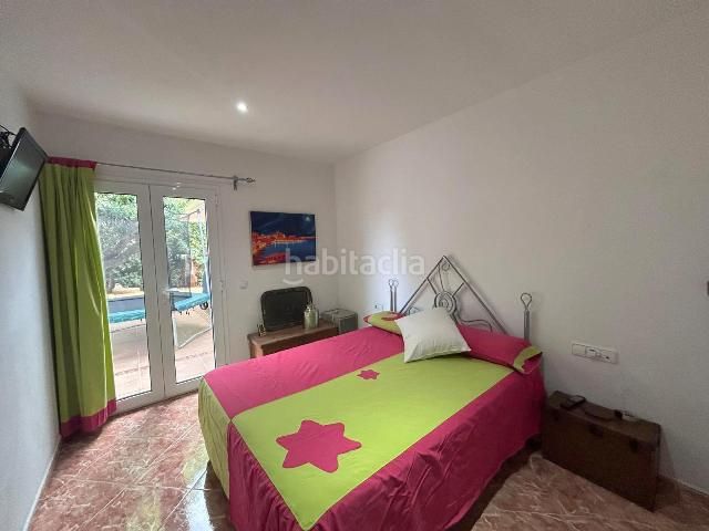 Foto fe6bdb30-eba1-4931-aa66-28ba78981bb6. Xalet amb aparcament piscina a Cala Blanca Ciutadella de Menorca