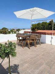 Apartament a Cala Blanca. Apartamento con gran terraza
