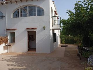 Chalet in Cala Blanca. Chalet adosado