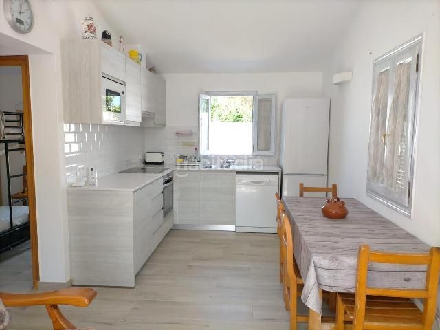 Foto d97a3d6c-9084-4f0b-90c9-a346172829a3. Apartamento  en parcela individual en Cala en Blanes Ciutadella de Menorca