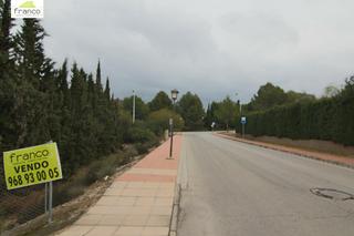 Terreny residencial a La Alcayna. Solar urbanizable.  cerca de colegio san jorge , orientación sur