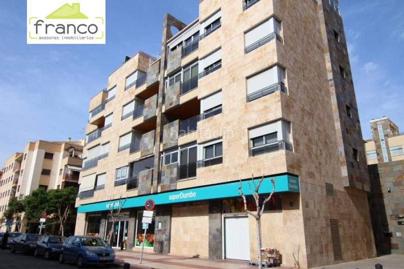 Foto c5d982f7-fb30-4047-bdb8-4e0ab7ad1751. Alquiler local comercial pequeño local en zona de mucho paso en Murcia