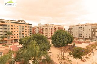 Lloguer Pis a Juan Carlos I. Vistas , terraza y luz no puedes pedir más