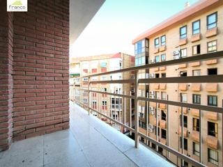 Etagenwohnung en San Lorenzo. Amplia vivienda en pleno centro