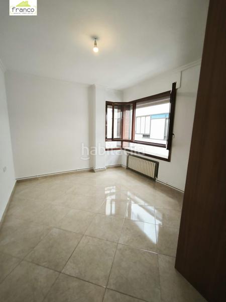 Foto f2f0f60c-81a4-45c3-9c6b-6ae30c4071b3. Alquiler piso centro en San Miguel Murcia