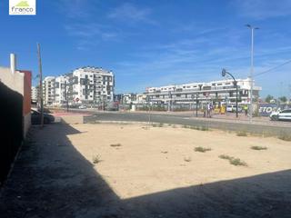 Terreny residencial a Zarandona. Solar industrial compacto primera línea marina española