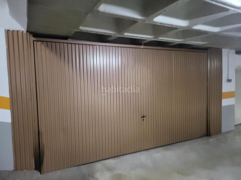 Foto fcb228f6-3460-49f4-becd-784f405be19d. Parking voiture dans Vistalegre Murcia