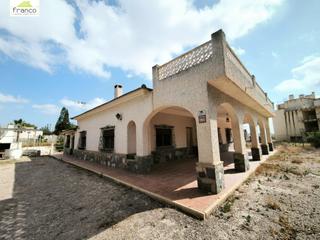 Chalet in Balsicas. Casa con terreno en balsicas