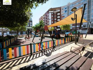 Location Appartement à Juan Carlos I. Amueblado, terraza y junto a avda. juan carlos i