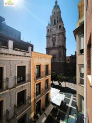 Affitto Ufficio in La Catedral. Oficina luminosa en primera línea de trapería, murcia  1250mes