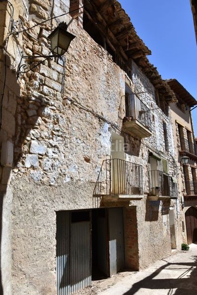 Foto 43a42cca-9ba4-414f-bd12-08074a0dcb43. Semi detached house with parking in Portellada (La)
