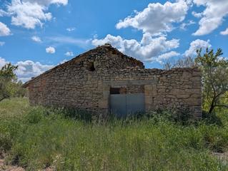 Masia  Calle collado. Finca con casita cerca de monroyo