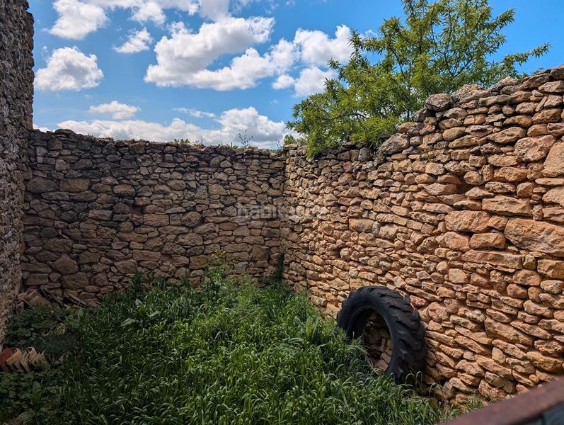 Foto c5ca76bf-08ce-4e1d-bd28-c646e29c10a4. Bauernhof in Monroyo