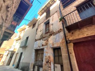 Casa aparellada a Calle villaclosa 21