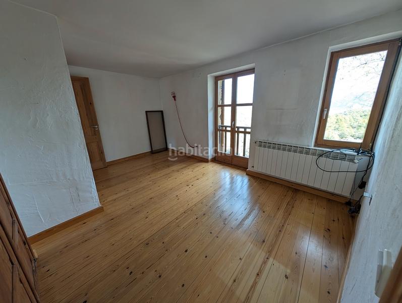 Foto 18d8a636-c40d-40f7-b623-187eb1b05c8d. Xalet amb xemeneia calefacció a Beceite