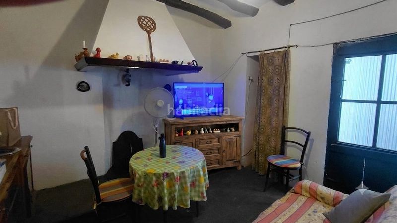 Foto 04455198-989a-4883-ac46-8e97de0124bd. Casa amb xemeneia a Valdeltormo