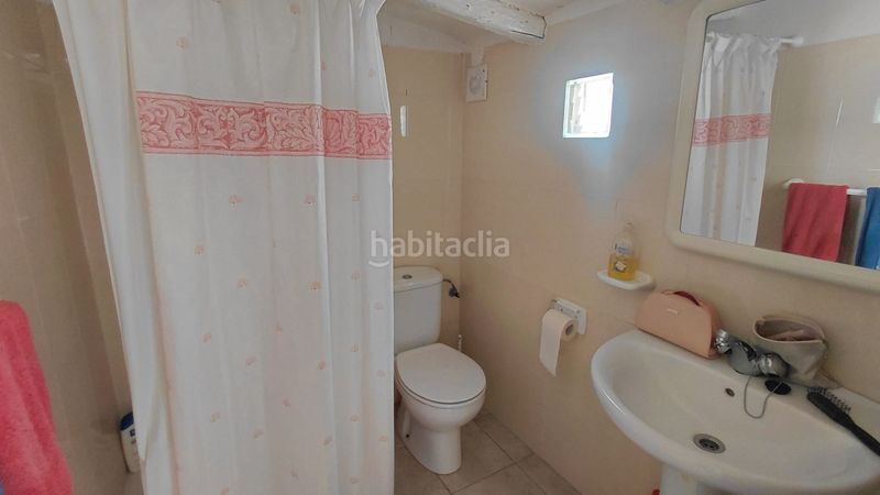 Foto 286f30fd-e8a7-4bd8-bcf2-e29e8a422da8. Casa amb xemeneia a Valdeltormo