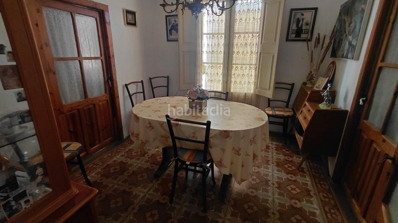 Foto ebc6516d-172f-48f0-a7cf-f6e582434d47. Casa amb xemeneia a Valdeltormo