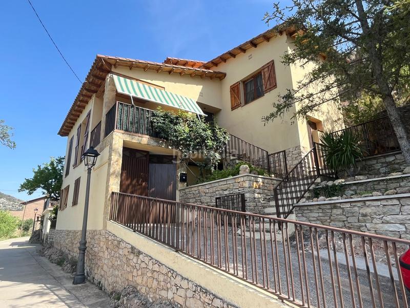 Foto 9de60de0-6989-49e8-8276-59d6a847fb21. House with fireplace heating parking in Beceite