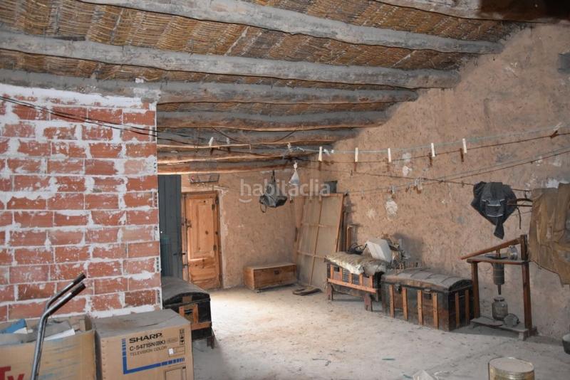 Foto ae56d8fb-94bd-4ef6-b53c-0a7583db651d. Casa pareada en Valdeltormo