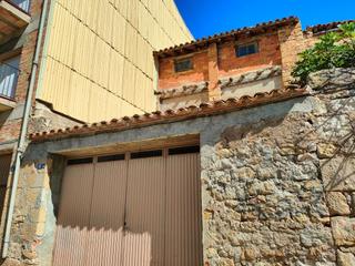 Casa a Carrer de maragall 32. Casa para reformar en horta de sant joan