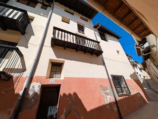 Casa a Calle rosario 41. Casa con tejado reformado en peñarroya de tastavins
