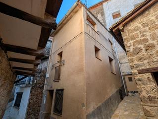 Casa  Calle castella. Casa en beceite