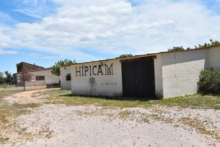 Propriété à Cretas. Finca rústica con hípica en cretas