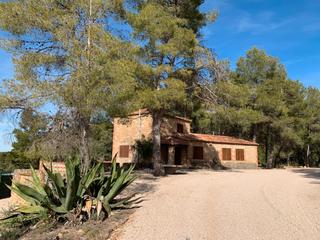 Finca rústica a Torre del Compte. Finca rústica con vivienda en torre del compte