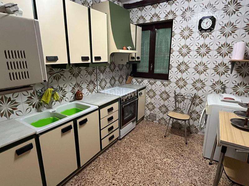 Foto 43276497-6ad0-42f8-8ea3-f675ade9df4d. Casa con camino parcheggio in Valderrobres