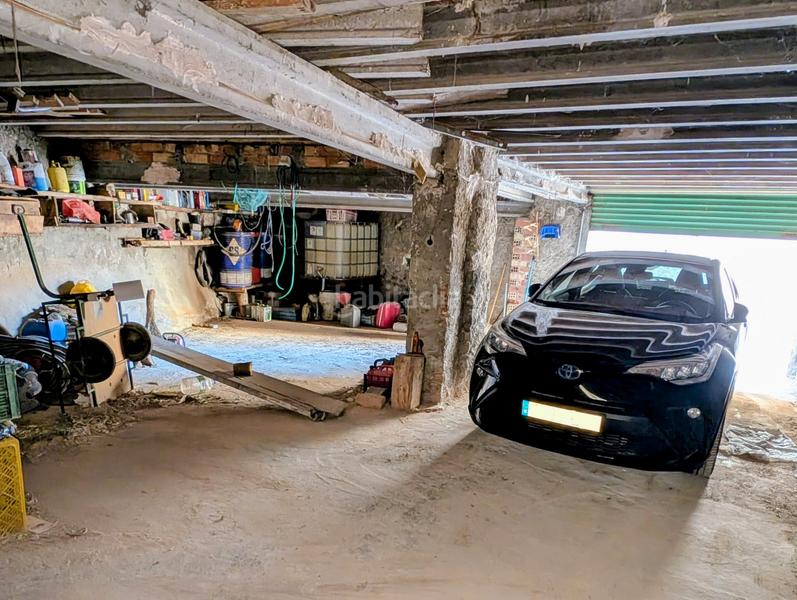 Foto 56d0e0b9-3e4a-4832-af87-954fb8cd48a2. Casa con camino parcheggio in Ráfales