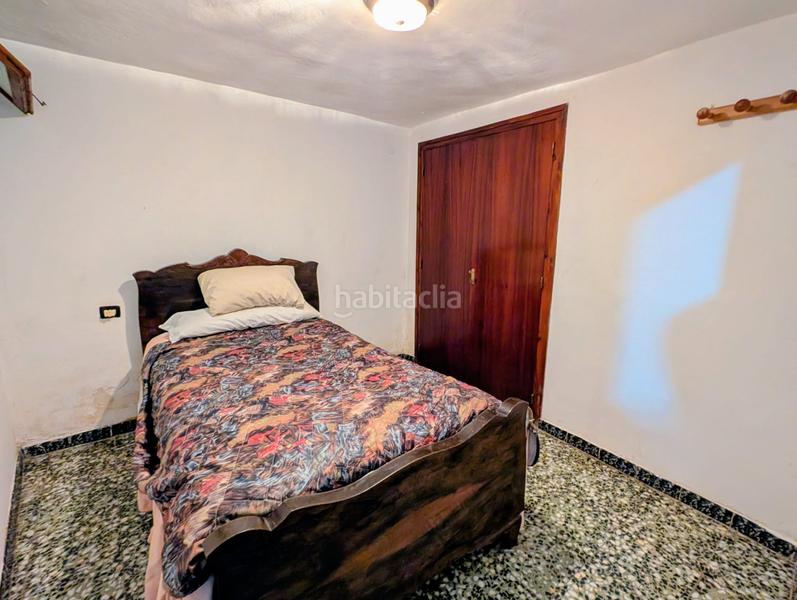 Foto 887e07f9-75bf-45ee-b08f-f9ad8e6a14db. Casa con camino parcheggio in Ráfales