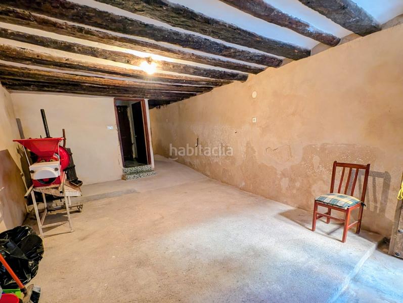 Foto 9076846f-c7b7-43ac-87c0-3e1c478cd333. Casa con camino parcheggio in Ráfales