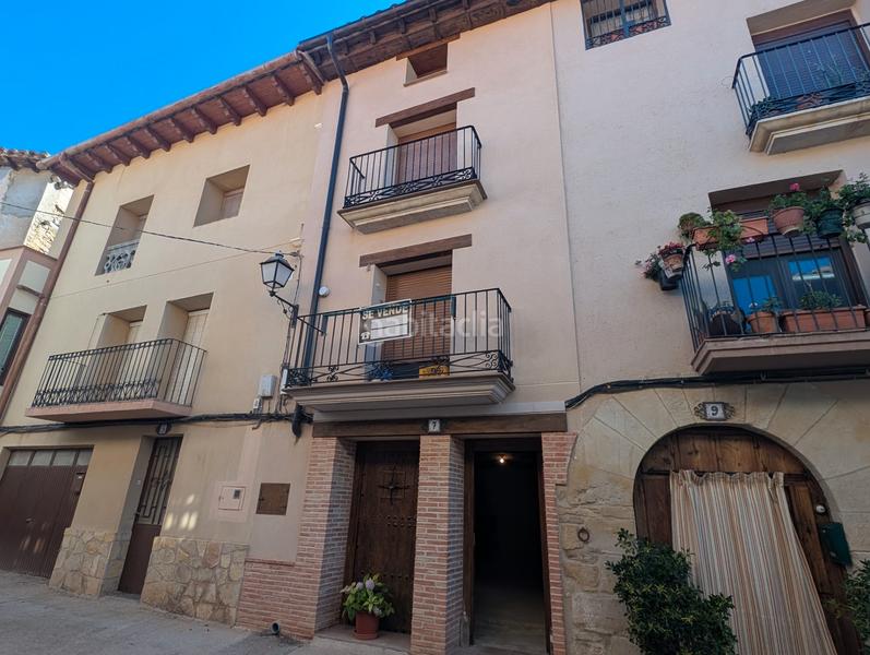 Foto fd69eceb-7972-4f90-b594-84b81348f8bc. Casa con camino parcheggio in Ráfales