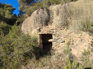 Finca rústica a Fresneda (La). Finca rústica con cueva en la fresneda