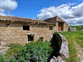 House in Fresneda (La). Antiguo molino en la fresneda