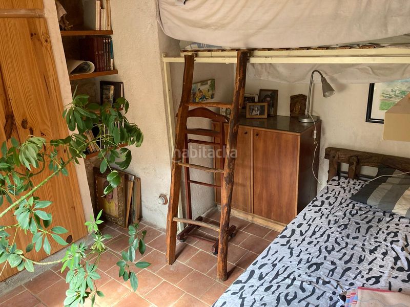 Foto b1a8e2aa-12a7-49e8-8d16-210937910e03. Casa amb xemeneia a Portellada (La)