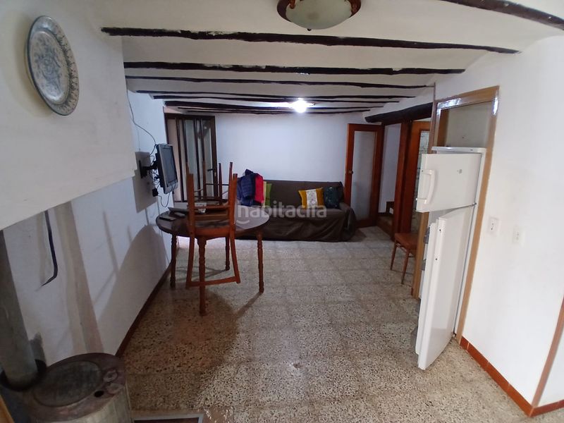 Foto ae876143-558e-4589-b337-d72ab37cd5b2. Casa amb xemeneia a Beceite