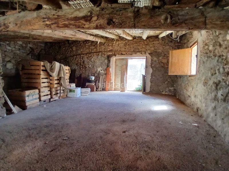 Foto b5b57d24-8561-4c30-b2cb-5cdd42c594b4. Casa amb xemeneia a Beceite