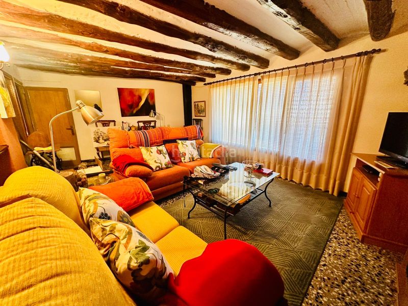 Foto 565772c6-6583-487d-b66e-132c3f4b0cdf. Casa amb xemeneia aparcament a Fresneda (La)
