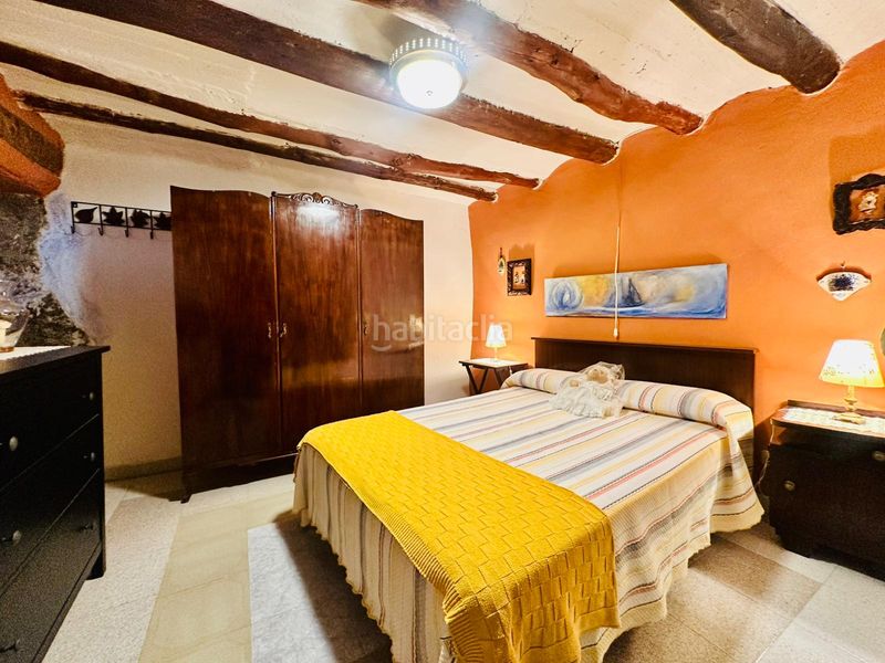 Foto 5cd1699a-d785-4a86-a9f4-75690a469713. Casa amb xemeneia aparcament a Fresneda (La)