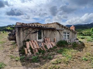 Fondo rustico in Corbera d´Ebre. Finca rústica con maset en corbera d'ebre