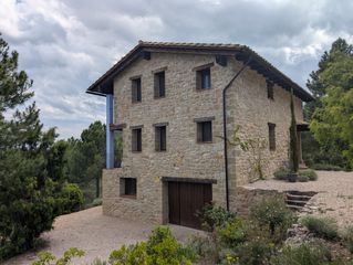 Fondo rustico in Monroyo. Finca rústica con masía en monroyo