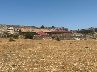 Rural plot in Peñarroya de Tastavins. Finca rústica con masía en peñarroya de tastavins