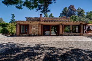 Terreno residenziale in Arnes. Finca rústica con vivienda en arnes