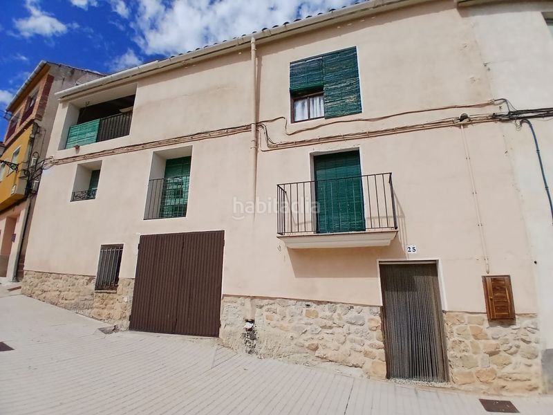 Foto 3c5024d5-52e6-43d3-af65-7b15f276f3e9. Casa amb xemeneia a Valdeltormo