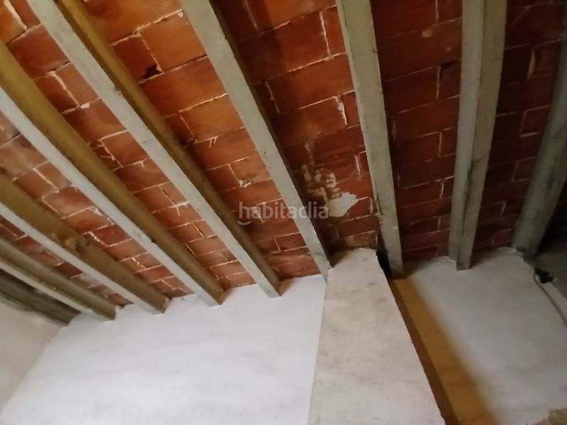 Foto bba0a48b-eacb-4e26-85b0-7c15480bb1bb. Casa amb xemeneia a Valdeltormo