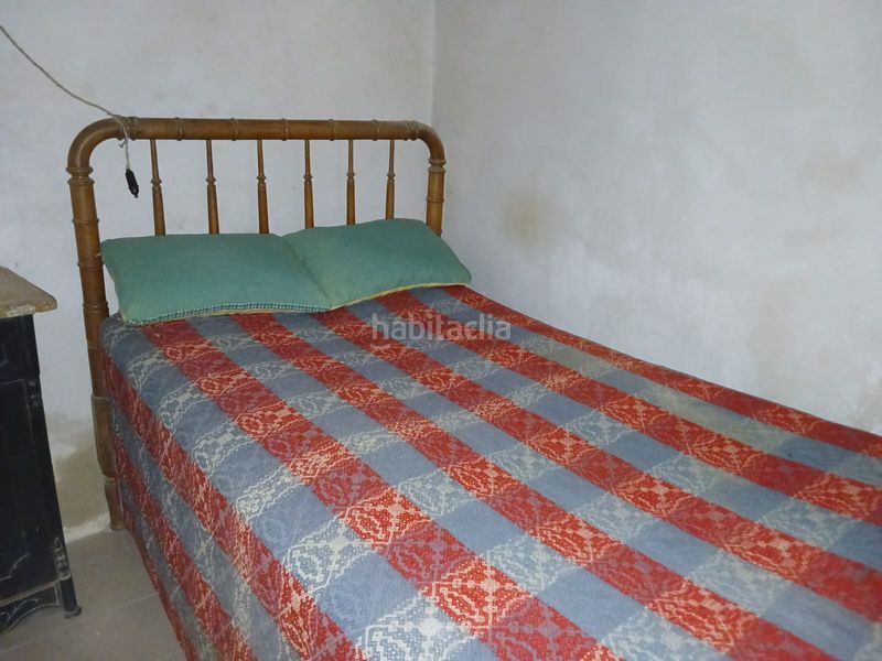 Foto c302d8ec-d7b8-43b6-8d81-e8dd35a00889. Casa amb xemeneia a Valdeltormo